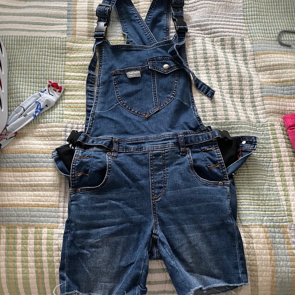 The Mumsie Overall Shorts